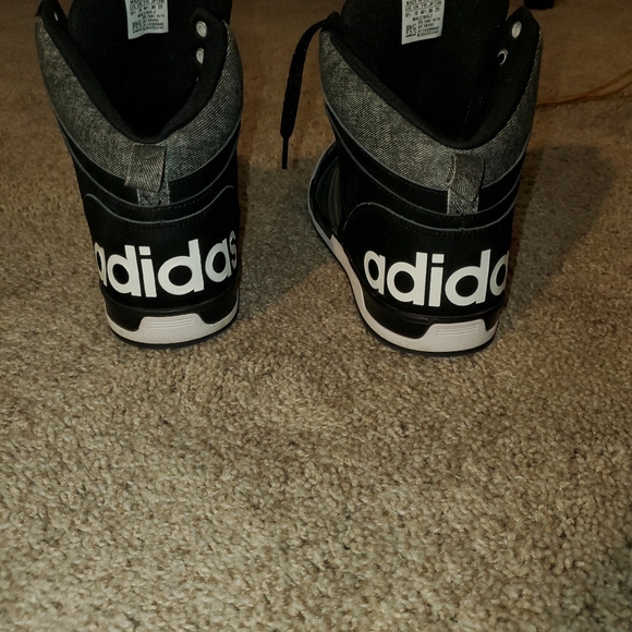 Shoes - Picture 3 of 9